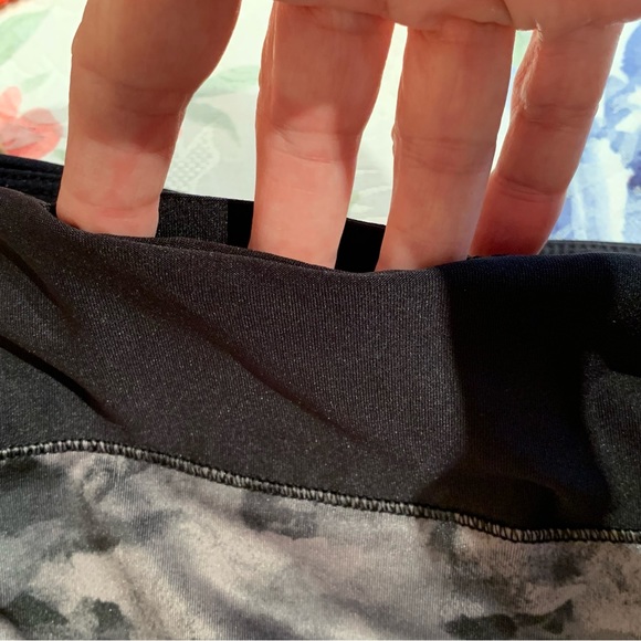 ASICS. Gray/Black workout pants. Sportswear. Athletic. Size XL. - Picture 5 of 11